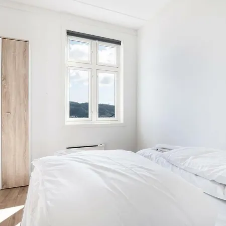 Posh Area, Amazing Panorama View + Balcony,parking 3br