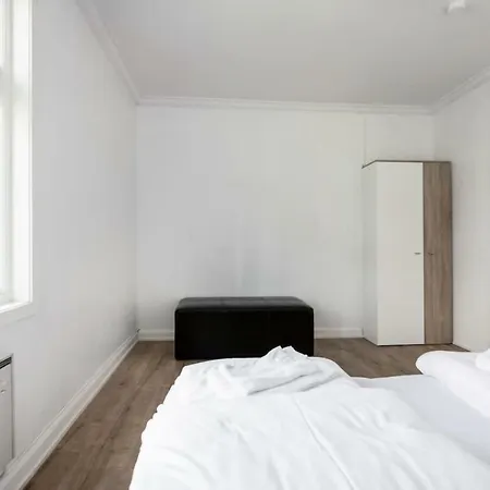 Apartmán Posh Area, Amazing Panorama View + Balcony,parking 3br